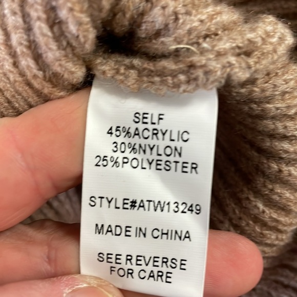 Andthewhy tan knit roll neck oversized sweater new with tags size s-m - Picture 6 of 11